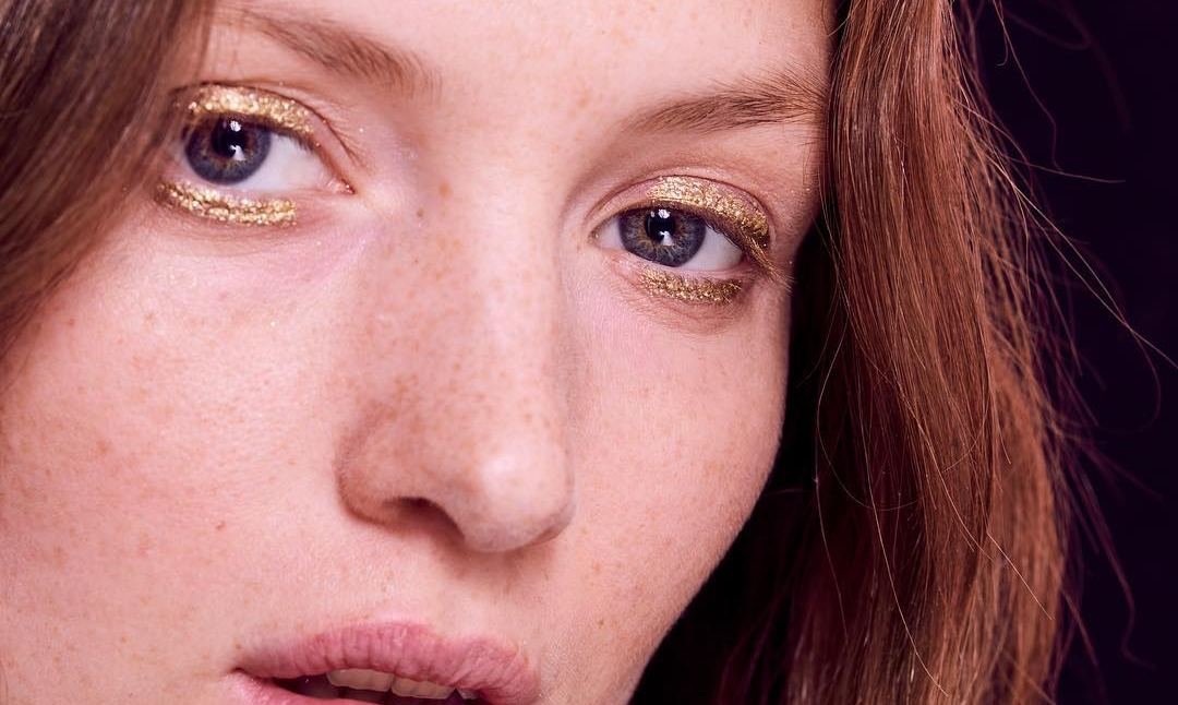 Por qué se caen las pestañas y cómo evitarlo | L’Oréal Paris
